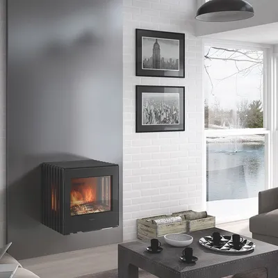 Hergom-Glance-M-Wall-Hanging-in-situ-on-wall
